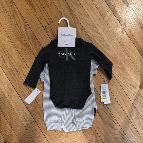 Calvin Klein Gray Baby three piece set - Picture 2 of 4